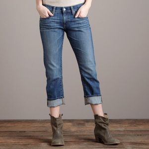 AG the Tomboy Crop - relaxed straight crop jeans